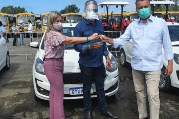 Entrega dos veículos pelo governador Rui Costa. Foto: ASCOM.