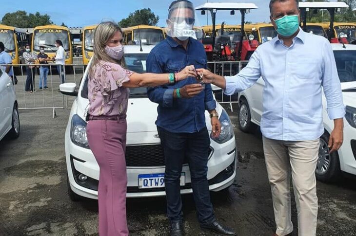 Entrega dos veículos pelo governador Rui Costa. Foto: ASCOM.