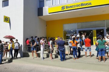 Fila na agência do banco do Brasil. Foto: Blog do Latinha.