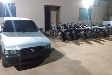 Veículos apreendidos durante Covid Fest em Riacho de Santana. Foto: PM