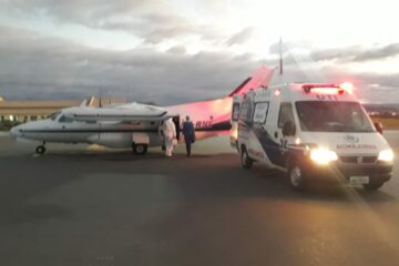 Secretária Rita Boa Sorte sendo transferida para Salvador. Foto: divulgação.