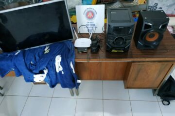 Produtos de furto recuperados pela Polícia Militar de Cocos. Foto: PM.