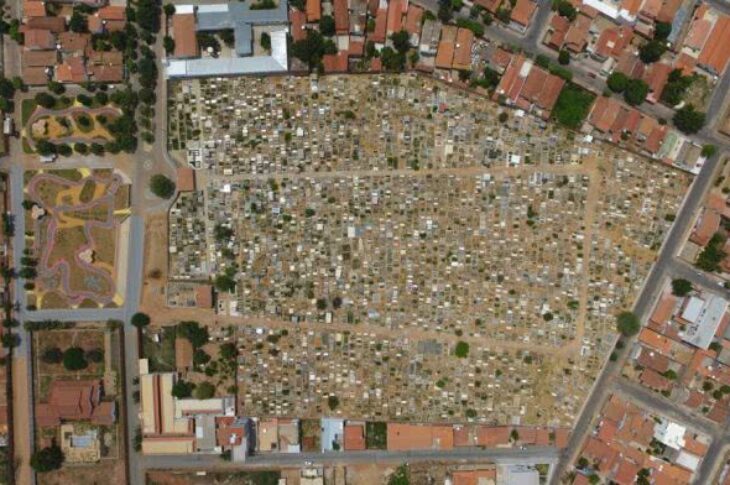 Cemitério de Guanambi. Reprodução Agência Sertão. Foto: Victor Boa Sorte.