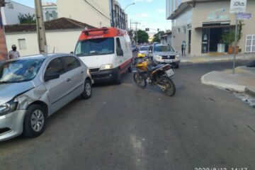 Acidente envolvendo carro e moto em Guanambi. Foto: SMTRAN.