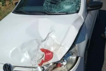 Acidente envolvendo moto e carro na BA-161 em Serra do Ramalho, na manhã desta segunda-feira (17). Foto: reprodução rede social.