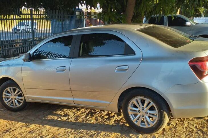 Carro furtado em Belo Horizonte e recuperado em Guanambi. Foto: PM