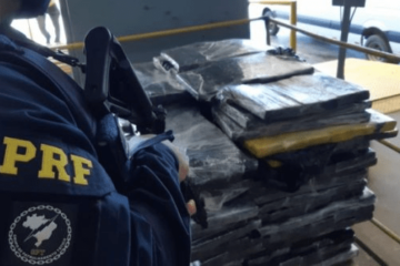 Casal é preso em Luís Eduardo Magalhães com quase 500 quilos de drogas. Foto: PRF.