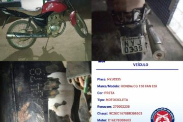 Moto clonada apreendida em Carinhanha. Foto: PM.