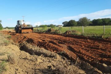 Estradas sendo recuperadas em Carinhanha. Foto: ASCOM.