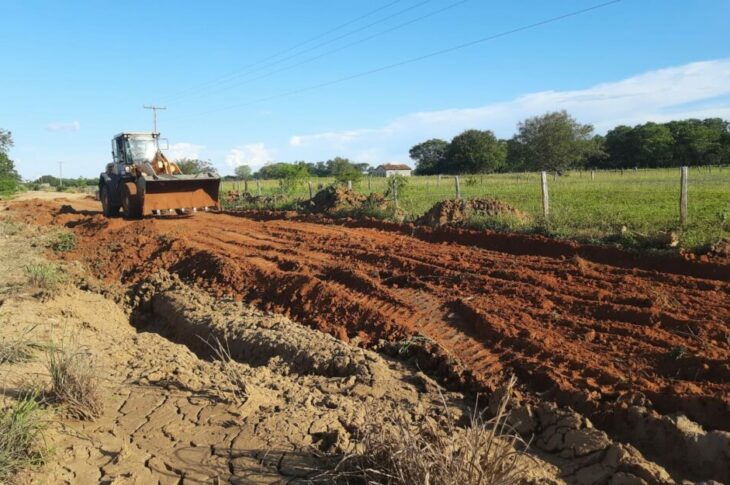 Estradas sendo recuperadas em Carinhanha. Foto: ASCOM.