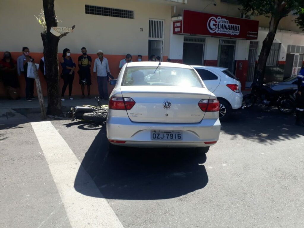 Acidente envolvendo moto e carro. Foto:SMT.