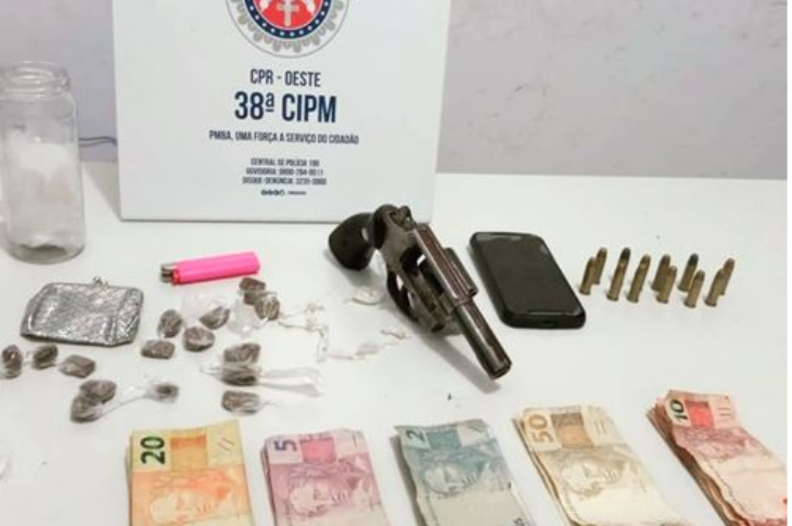 Material apreendido em Bom Jesus da Lapa. Foto: PM.