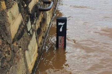 Nível do Rio São Francisco, em Carinhanha, na manhã deste domingo (9). Foto: Raimundo Magalhães.
