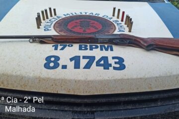 Espingarda apreendida em Parateca, Malhada. Foto: PM.