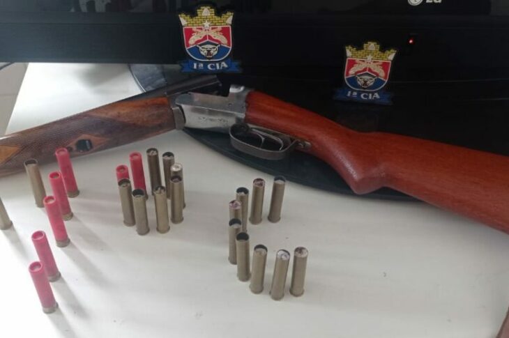Arma de fogo é apreendida em Guanambi. Foto: PM.