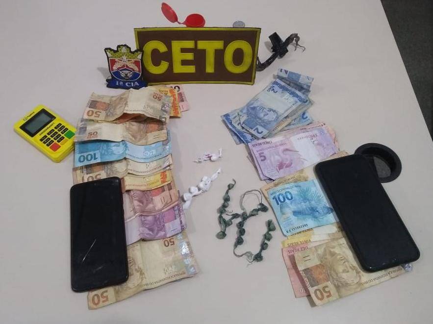 Material apreendido na noite de sexta-feira (25). Foto: PM.
