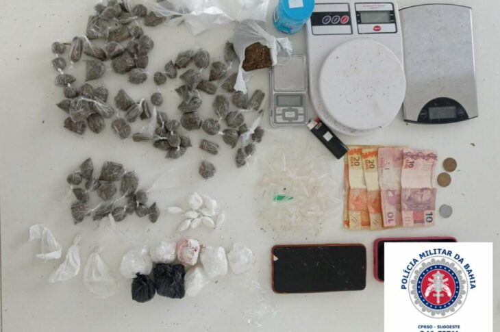 Material apreendido em Caetité. Foto: PM.