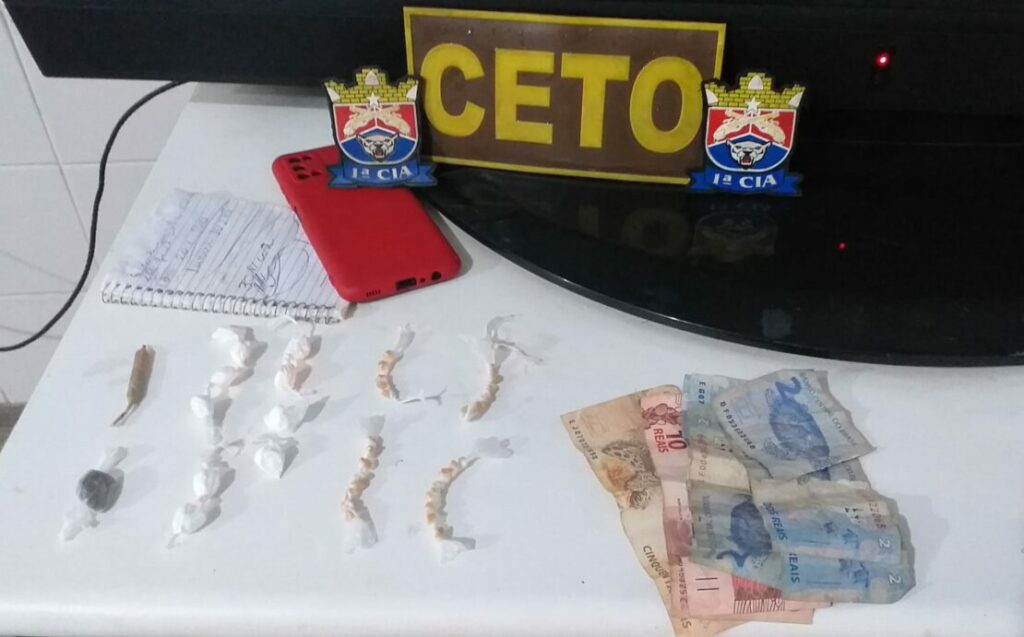 Droga apreendida em Guanambi, na noite de sábado (5). Foto: PM.
