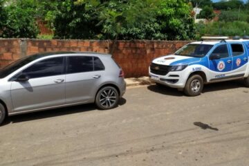 Carro clonado é apreendido em Urandi . Foto:PM.