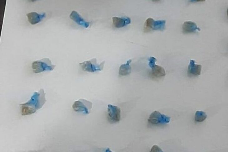 Droga apreendida com suspeito de tráfico em Carinhanha. Foto: Cipe/Sudoeste.