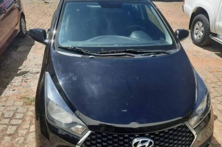 Veículo com restrição de furto em Guanambi.Foto: PM.