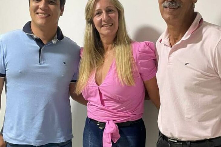 Deputado Vitor Bonfim se reúne com ex-prefeitos de Malhada de Pedras. Foto: ASCOM.