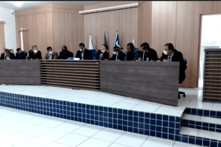 Dois vereadores votam contra a aprovação das contas do ex-prefeito Dezin relativas ao ano de 2019. Foto: reprodução.