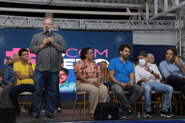 ACM Neto participa de cerimônia de lançamento de pré-candidatura em Santa Maria da Vitória: Foto: reprodução Política Livre.