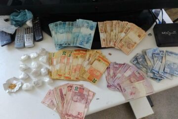 Material apreendido pela polícia. Foto: PM.