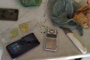 Polícia apreende drogas e comprimidos de ecstasy em Guanambi. Foto: PM.