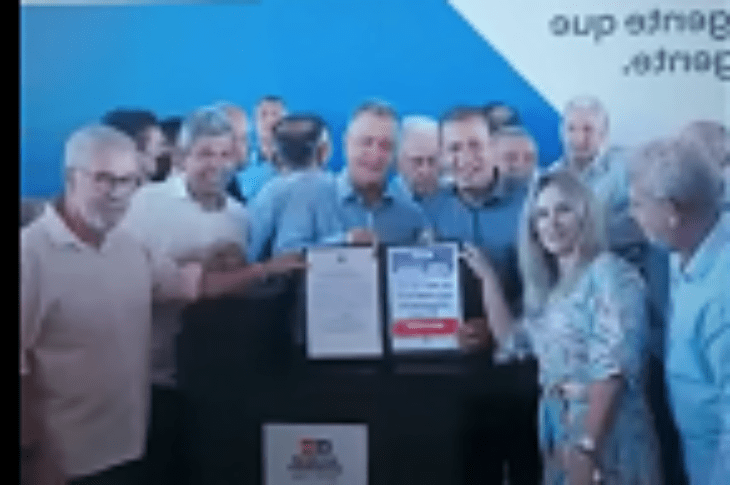 Rui Costa assina ordem de serviço para construção de orla em Malhada. Foto: reprodução.