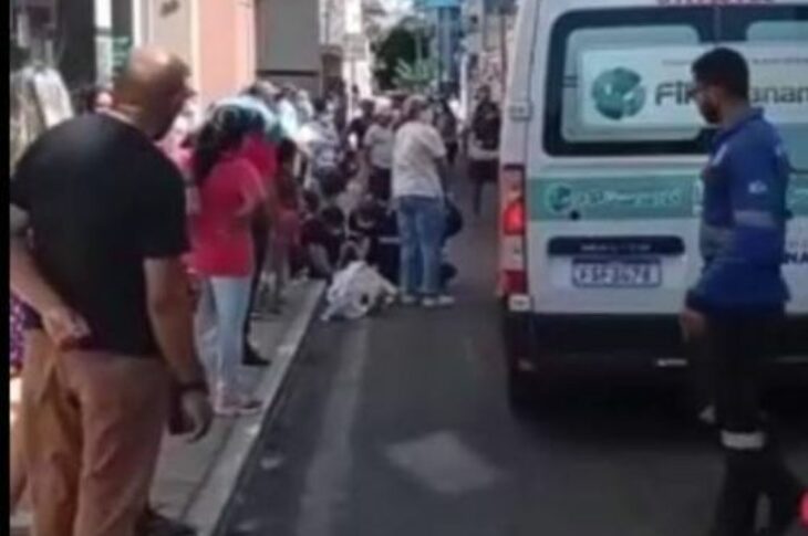 Idosa atropelada no centro de Guanambi. Foto: SMTRAN