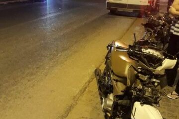 Acidente envolvendo duas motos deixa motociclistas feridos. Foto: Smtran