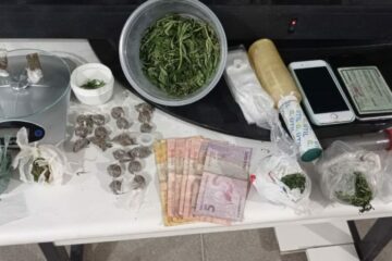 Material apreendido em Guanambi. Foto: PM