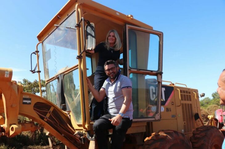 Ivana Bastos No trator