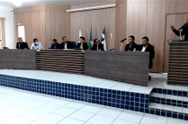 Vereador Huelder de Tiana critica construção de escola de tempo integral. Foto: reprodução Câmara.