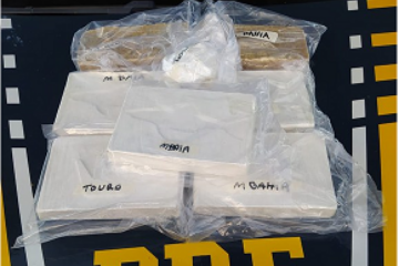 PRF apreende em Guanambi 8 kg de cocaína. Foto: reprodução PRF