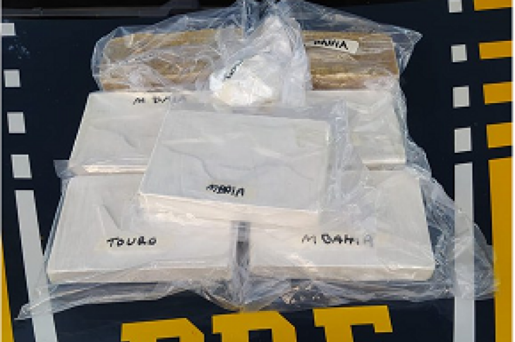 PRF apreende em Guanambi 8 kg de cocaína. Foto: reprodução PRF