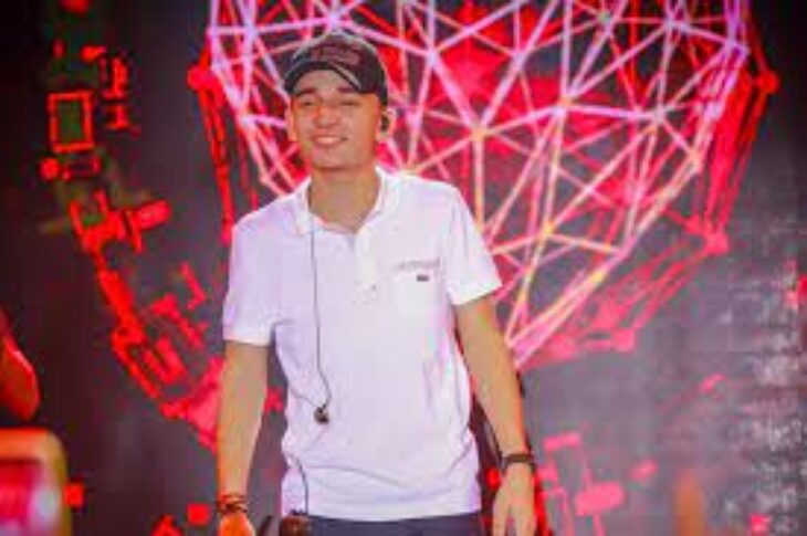 Cantor João Gomes em Caetité. Foto: reprodução O Fuxico