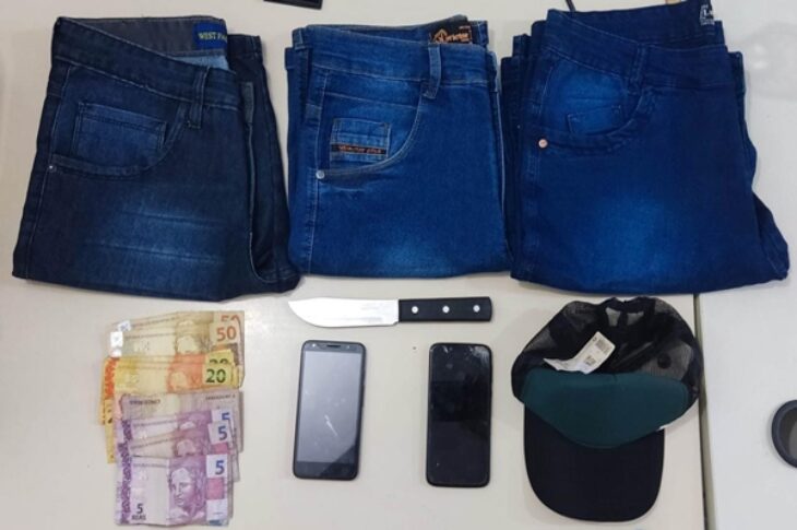 Material apreendido em Carinhanha. Foto: PM