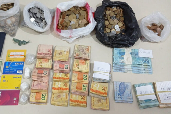 Polícia apreende cocaína e notas falsas em Guanambi. Foto: 17º BPM