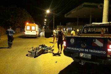 Colisão entre carro e moto deixa uma pessoa ferida. Foto: reprodução Smtran