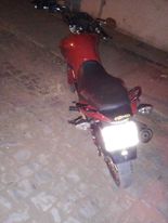 Motocicleta com procedência duvidosa é apreendida. Foto: Polícia Militar