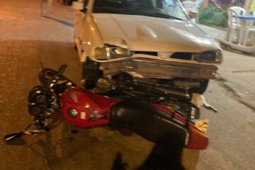 Acidente envolvendo carro em moto. Foto: reprodução SmTran