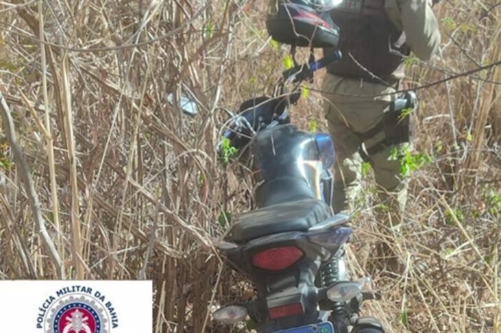 Moto com restrição de roubo usada em assalto é apreendida. Foto: Polícia Militar