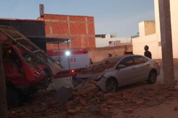 Caminhão desgovernado atinge 7 carros em Guanambi. Foto: SMTran