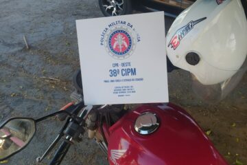 Polícia Militar recupera motocicleta furtada. Foto: Polícia Militar
