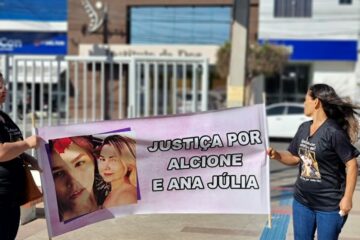 Protesto marca primeira audiência de instrução de acusado de homicídio. Foto: reprodução Fala Você Notícias