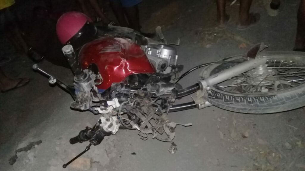 Colisão entre motos deixa duas pessoas feridas. Foto: Duaci Santos