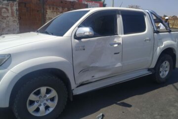 Colisão envolvendo caminhonete e moto. Foto: reprodução SMTran